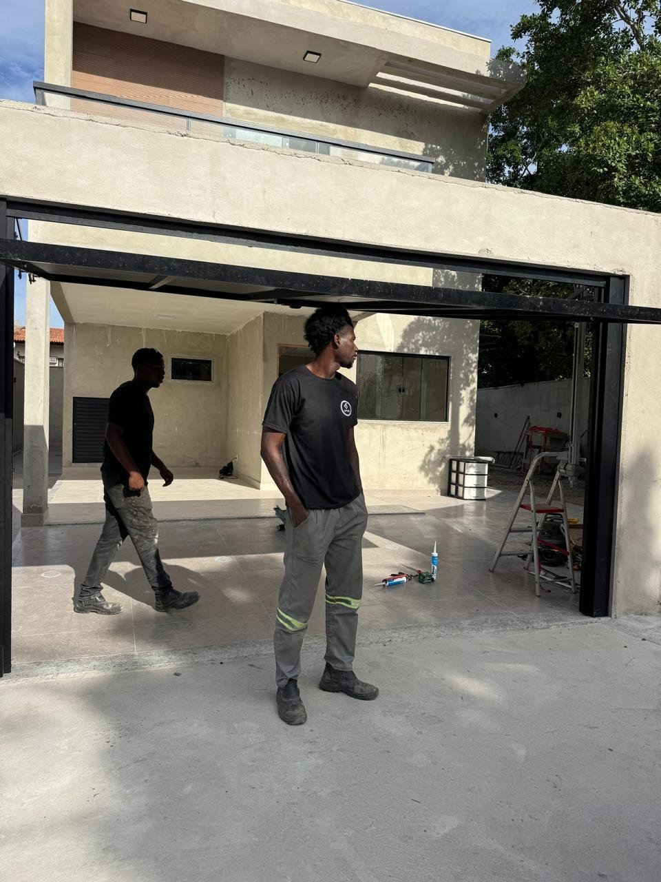 Nossa equipe uniformizada e estrutura profissional